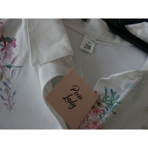 White & Pink Floral V-Neck Button-Up Top 2X - 22W #1694-B5 - Picture 6 of 6